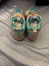 Load image into Gallery viewer, Off white be right Back