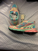 Load image into Gallery viewer, Off white be right Back