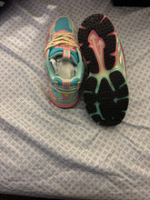 Load image into Gallery viewer, Off white be right Back