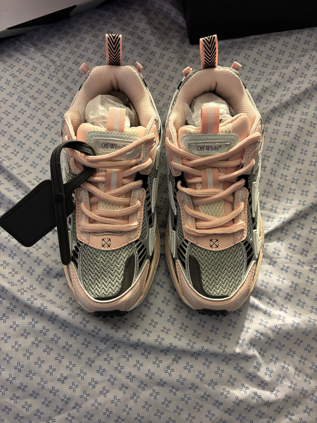 Off white be right Back