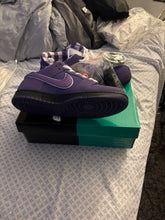 Load image into Gallery viewer, Nike SB dunks
